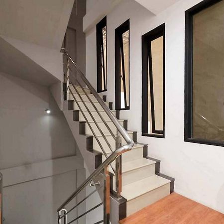 Jotel Guest House Mitra Reddoorz Pulauberayan Экстерьер фото